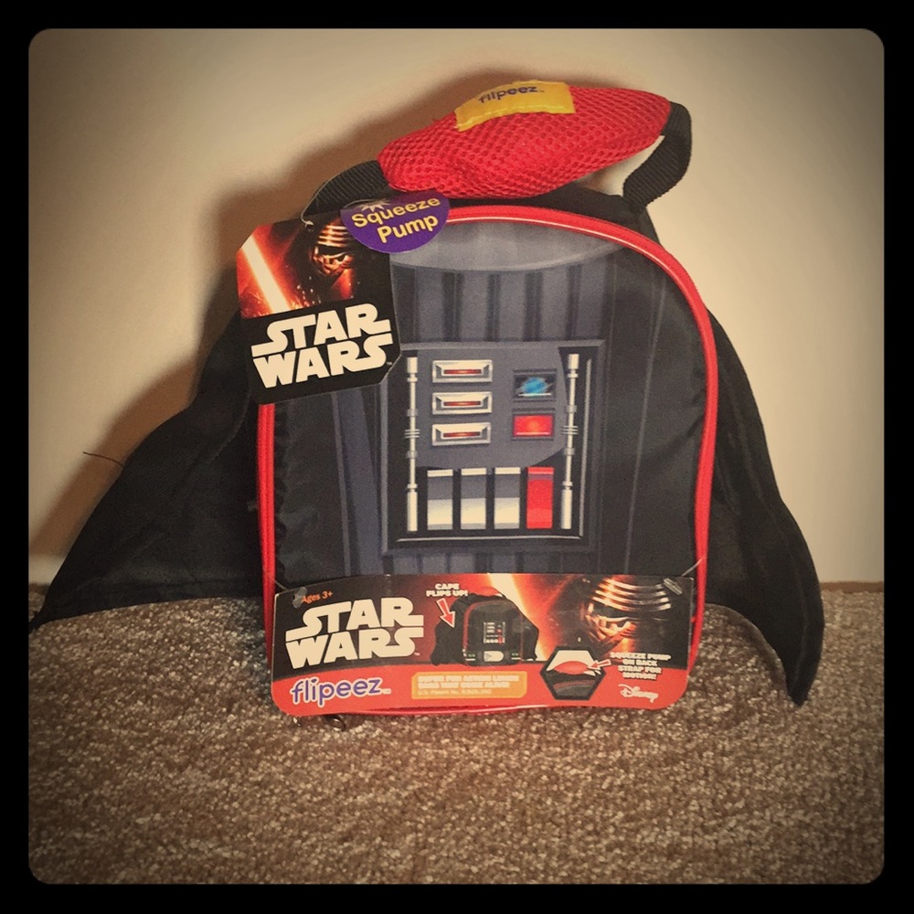 NWT Disney Flipeez Star Wars Vader Cape Lunch Bag